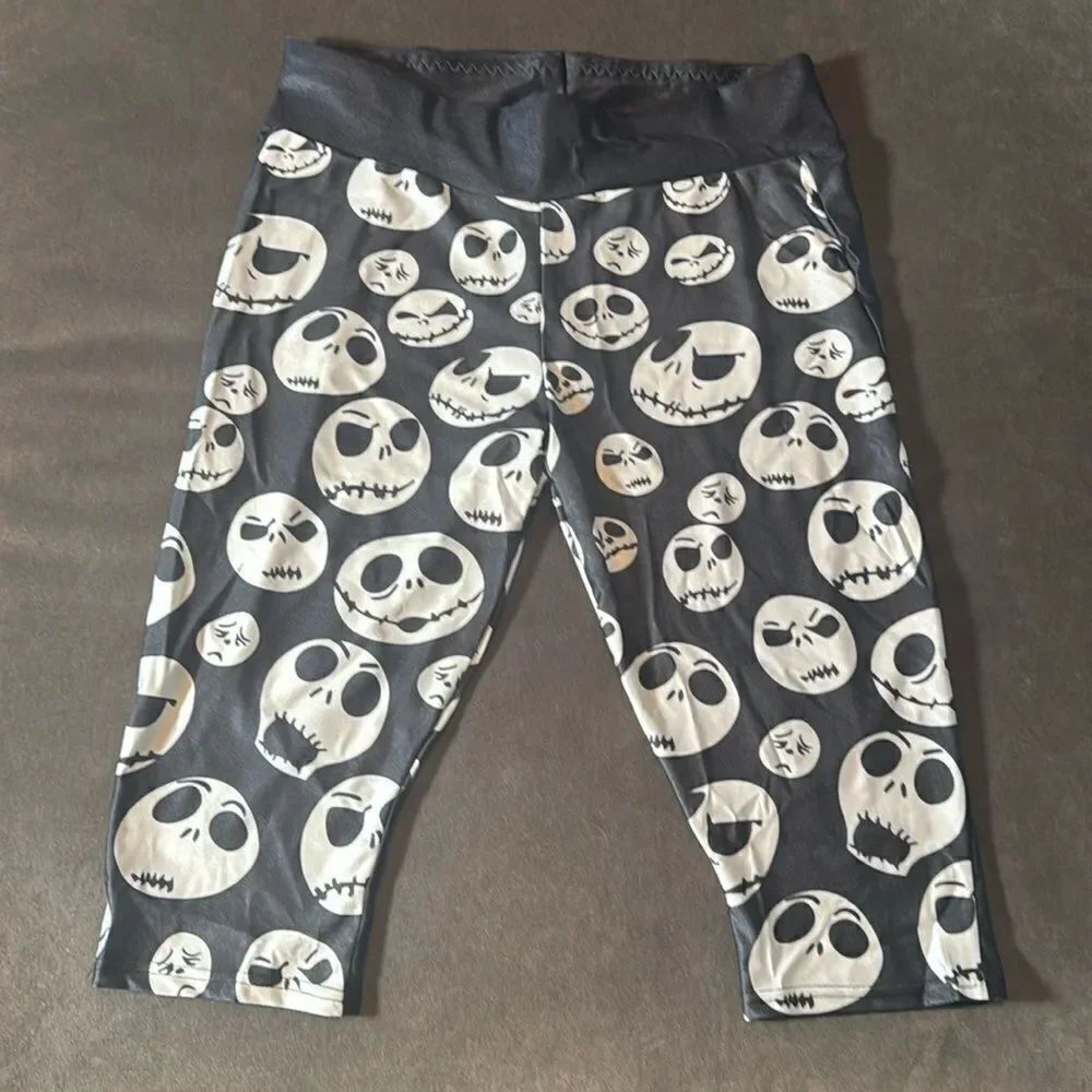 Women Nightmare Before Christmas Skulls Short Knee Length Leggings Size L/XL NEW
